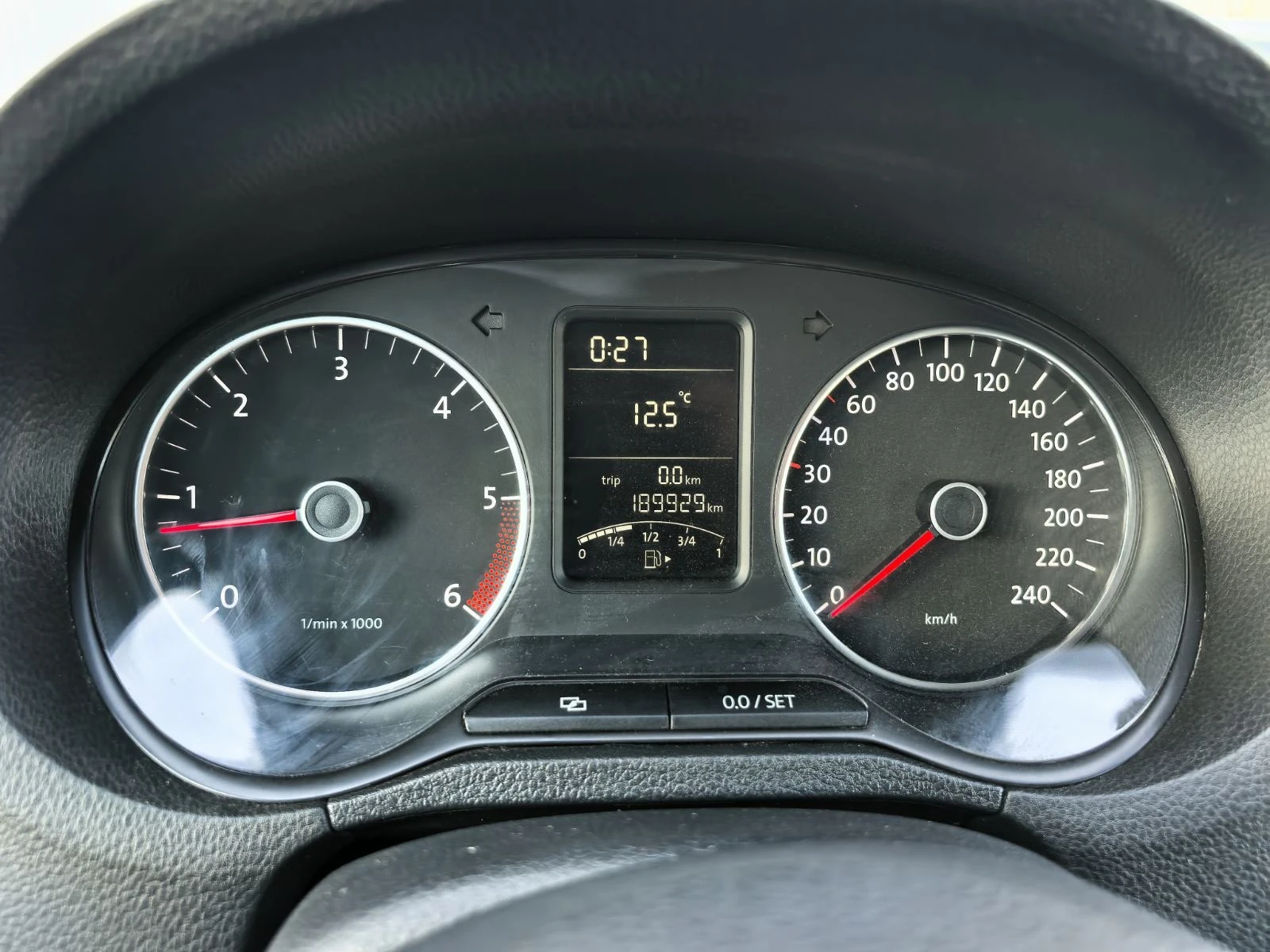 VW Polo 1.6TDI, снимка 15 - Автомобили и джипове - 56588123