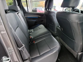 Toyota Hilux 2.8 MHEV DOUBLE CAB 4X4 INVINCIBLE 360, снимка 13
