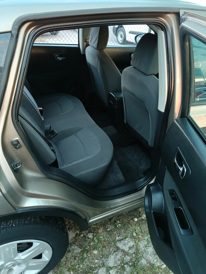 Nissan Qashqai 1.5dci, снимка 11 - Автомобили и джипове - 47638507