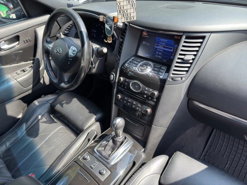 Infiniti QX70 3.0 d, снимка 13 - Автомобили и джипове - 50640846