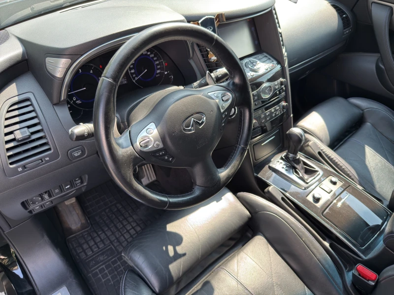 Infiniti QX70 3.0 d, снимка 10 - Автомобили и джипове - 50640846