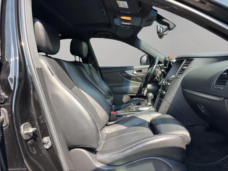 Infiniti QX70 3.0 d, снимка 12 - Автомобили и джипове - 50640846