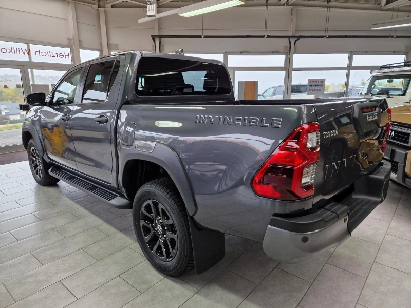 Toyota Hilux 2.8 MHEV DOUBLE CAB 4X4 INVINCIBLE 360, снимка 6 - Автомобили и джипове - 52311599