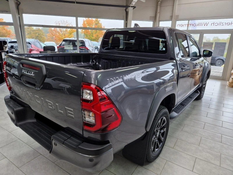 Toyota Hilux 2.8 MHEV DOUBLE CAB 4X4 INVINCIBLE 360, снимка 4 - Автомобили и джипове - 52311599