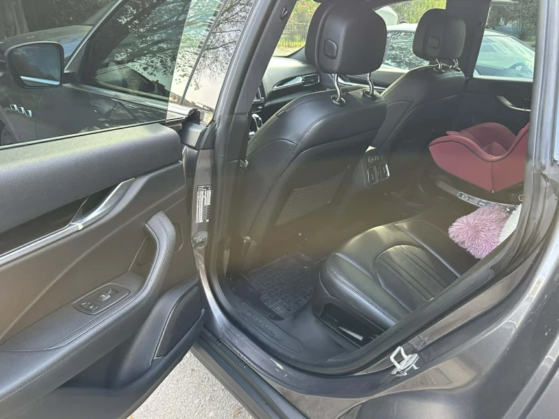 Maserati Levante SQ4, снимка 9 - Автомобили и джипове - 52496606