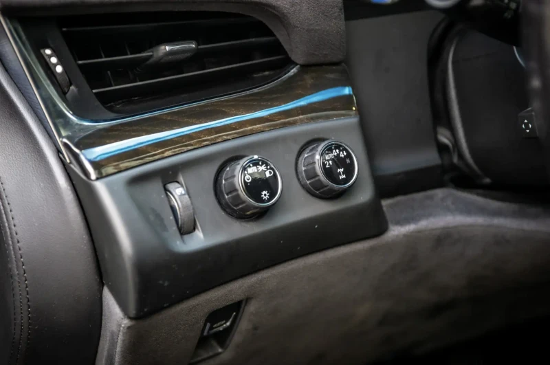 Cadillac Escalade 2018 Cadillac Escalade Platinum, снимка 16 - Автомобили и джипове - 52815630