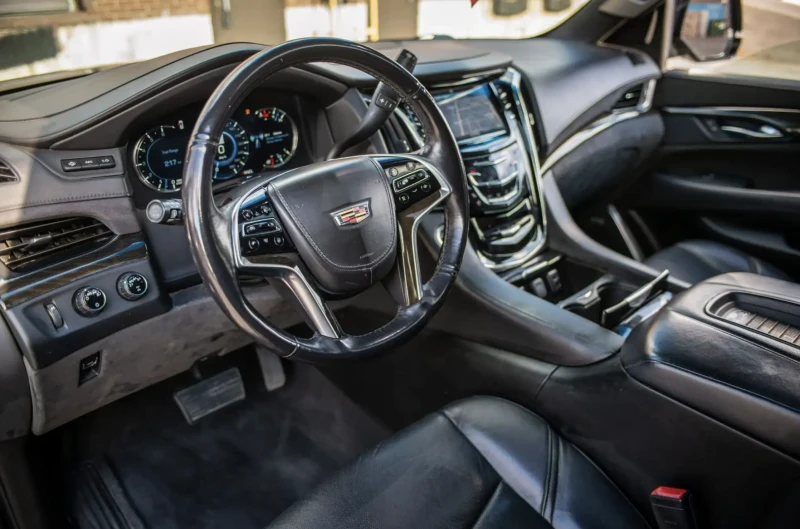 Cadillac Escalade 2018 Cadillac Escalade Platinum, снимка 7 - Автомобили и джипове - 52815630