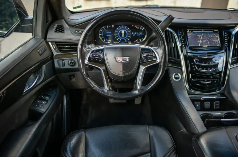 Cadillac Escalade 2018 Cadillac Escalade Platinum, снимка 8 - Автомобили и джипове - 52815630