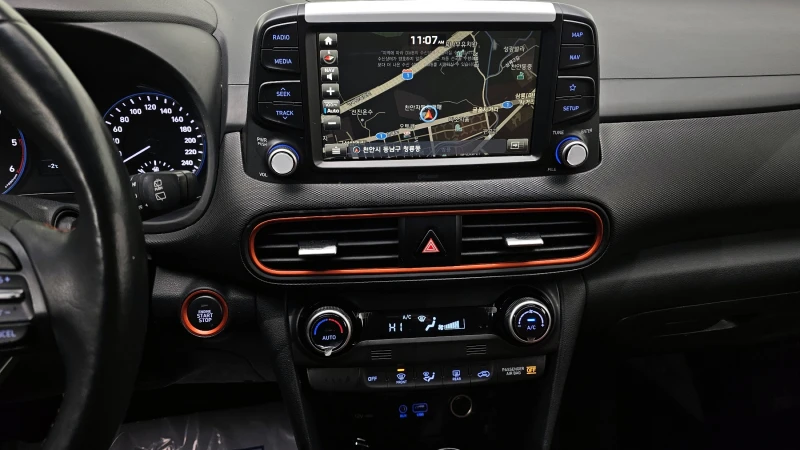 Hyundai Kona 1.6 CRDI / Автоматик / Пълна сервизна история !!!, снимка 15 - Автомобили и джипове - 53466320