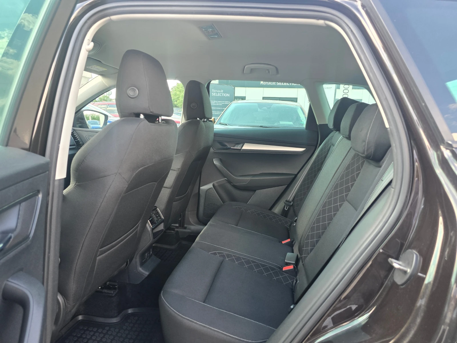 Skoda Karoq 1.6 TDI - изображение 7