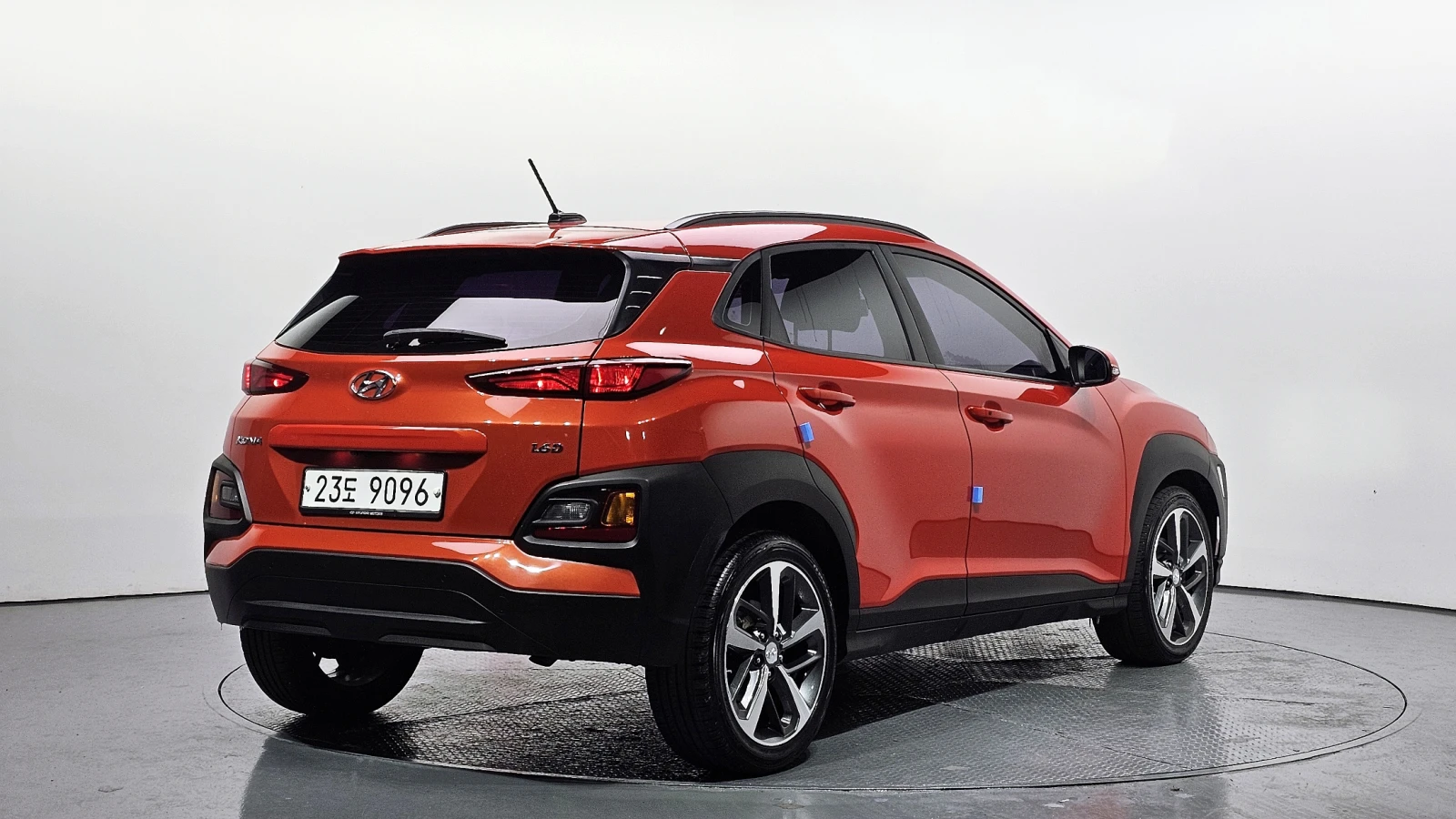 Hyundai Kona 1.6 CRDI / Автоматик / Пълна сервизна история !!! - изображение 2