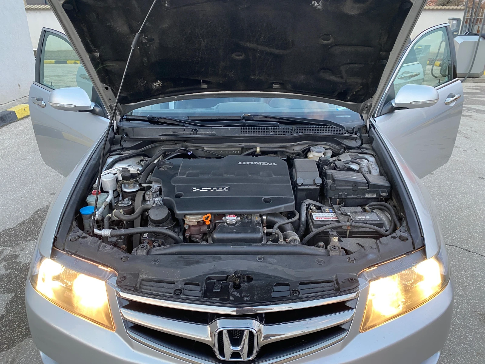 Honda Accord 2.2 i-CTDi, снимка 9 - Автомобили и джипове - 54247962