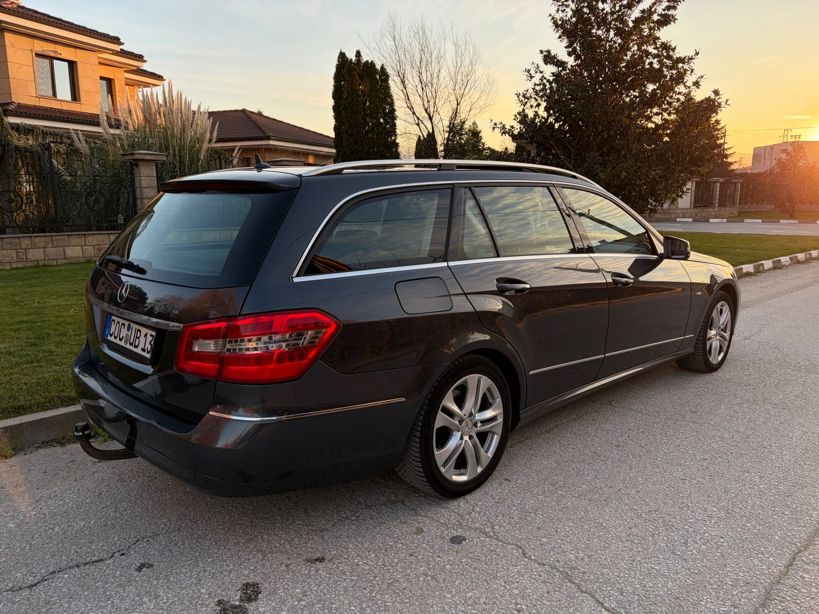 Mercedes-Benz E 200 Avantgarde! , снимка 11 - Автомобили и джипове - 54247962