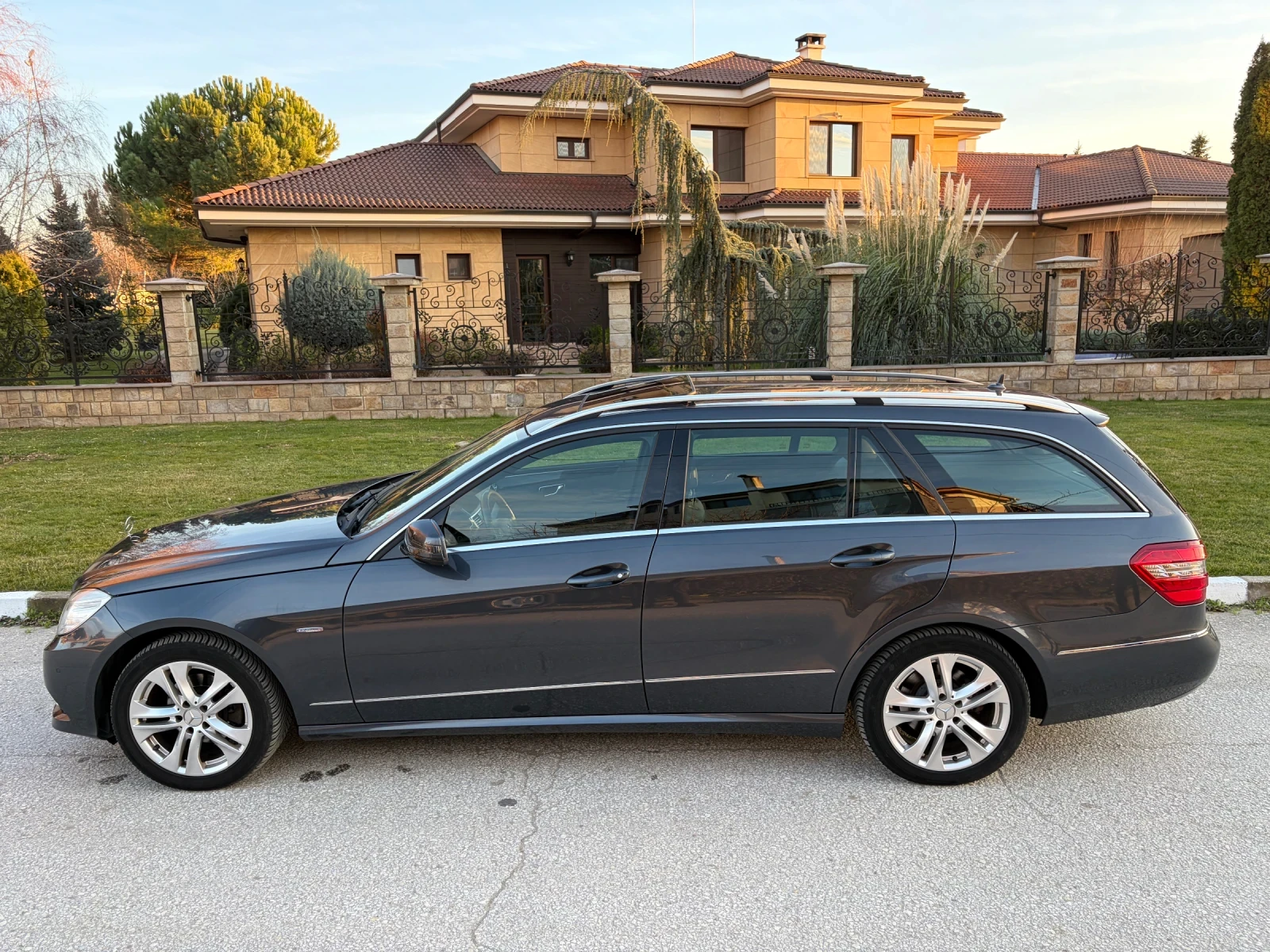 Mercedes-Benz E 200 Avantgarde! , снимка 7 - Автомобили и джипове - 54247962