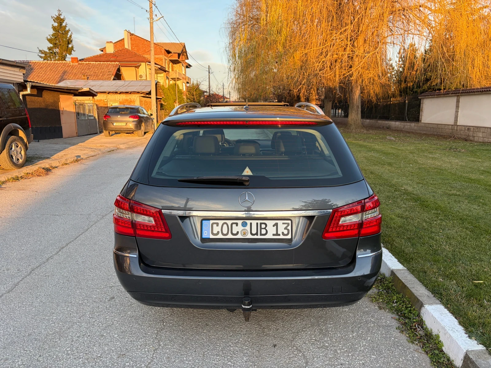 Mercedes-Benz E 200 Avantgarde! , снимка 9 - Автомобили и джипове - 54247962