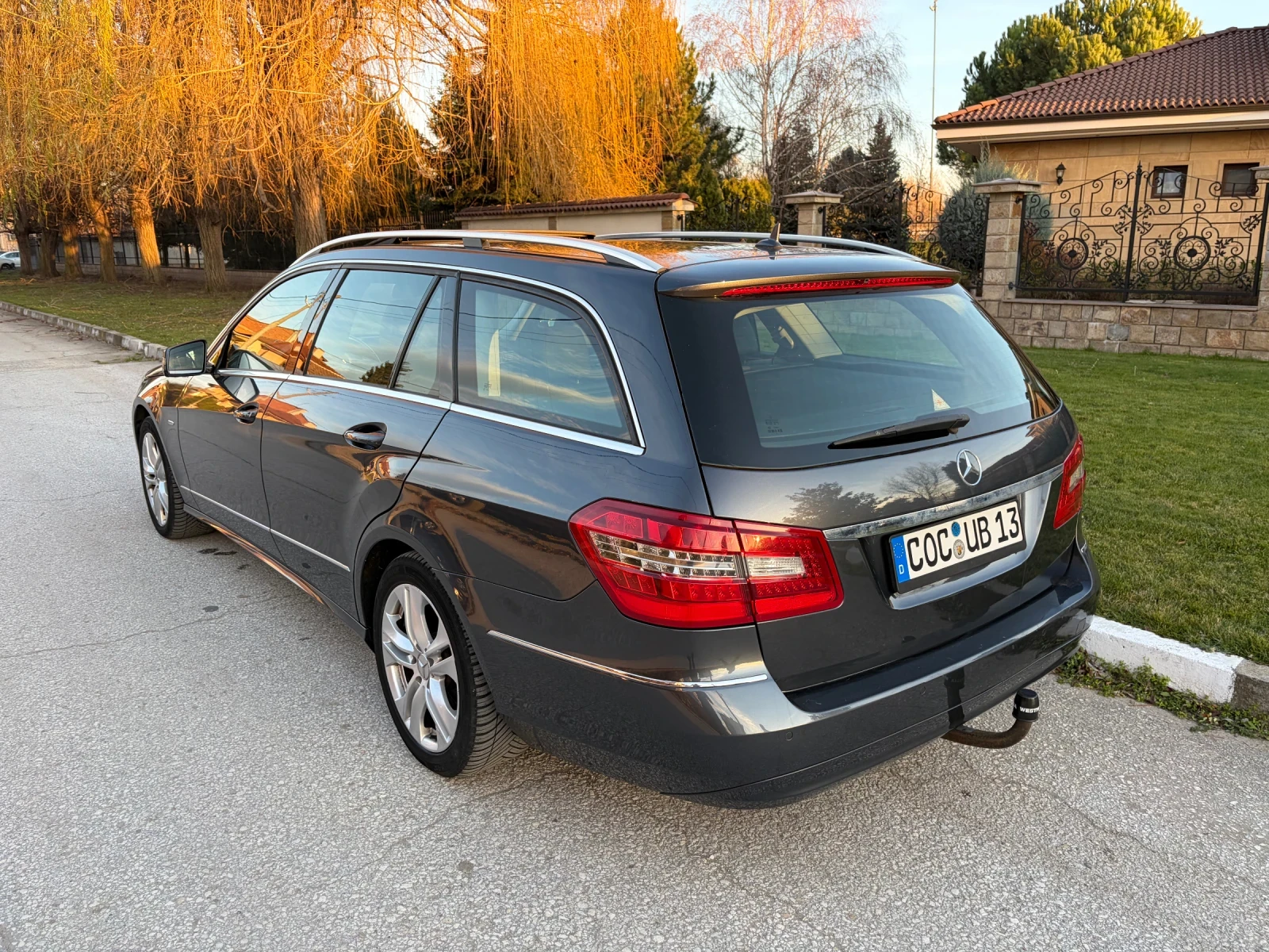 Mercedes-Benz E 200 Avantgarde! , снимка 8 - Автомобили и джипове - 54247962