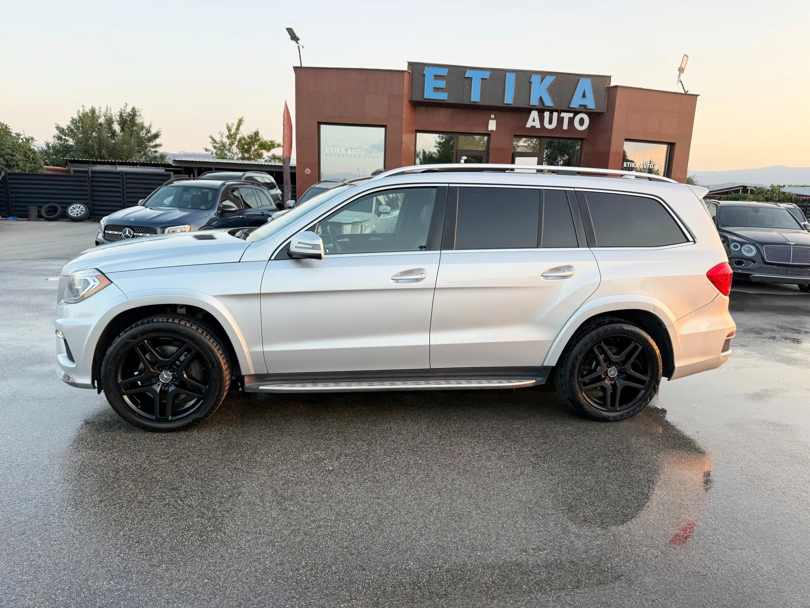 Mercedes-Benz GL 350 AMG-PANORAMA-HARMAN KARDON-360KAMERI-VAKUM-7MESTA!, снимка 5 - Автомобили и джипове - 55879881
