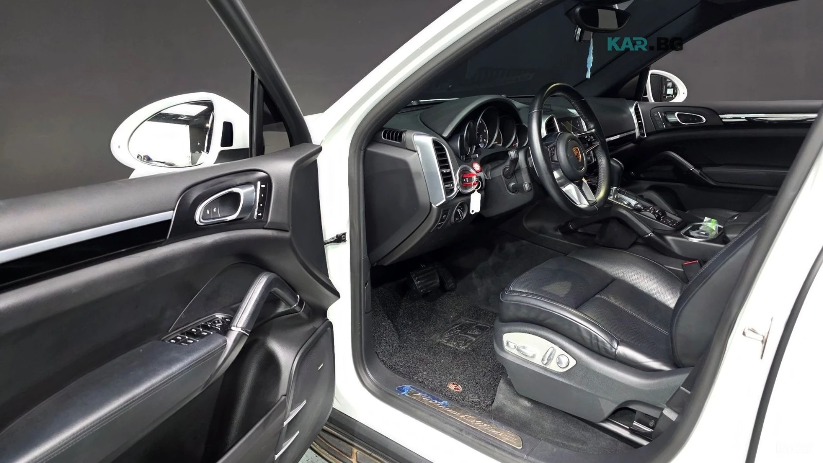 Porsche Cayenne 3.0 Platinum Edition* КОЖА* ОБДУХ* НАВИ* ПАНО, снимка 10 - Автомобили и джипове - 56008029