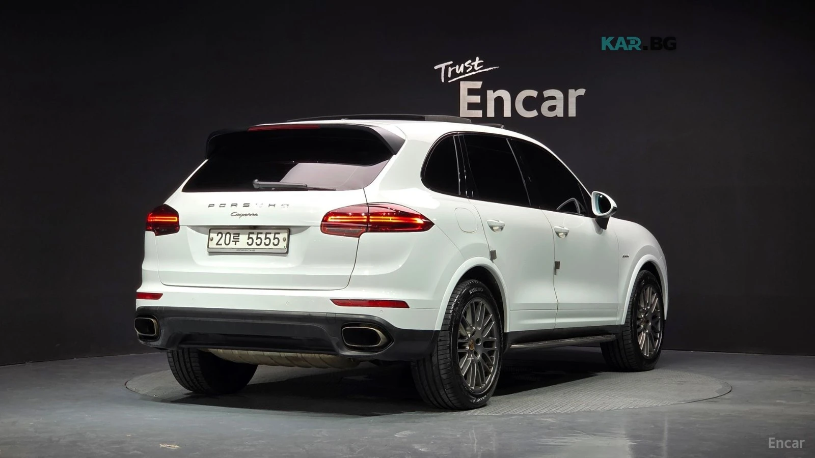 Porsche Cayenne 3.0 Platinum Edition* КОЖА* ОБДУХ* НАВИ* ПАНО, снимка 2 - Автомобили и джипове - 56008029
