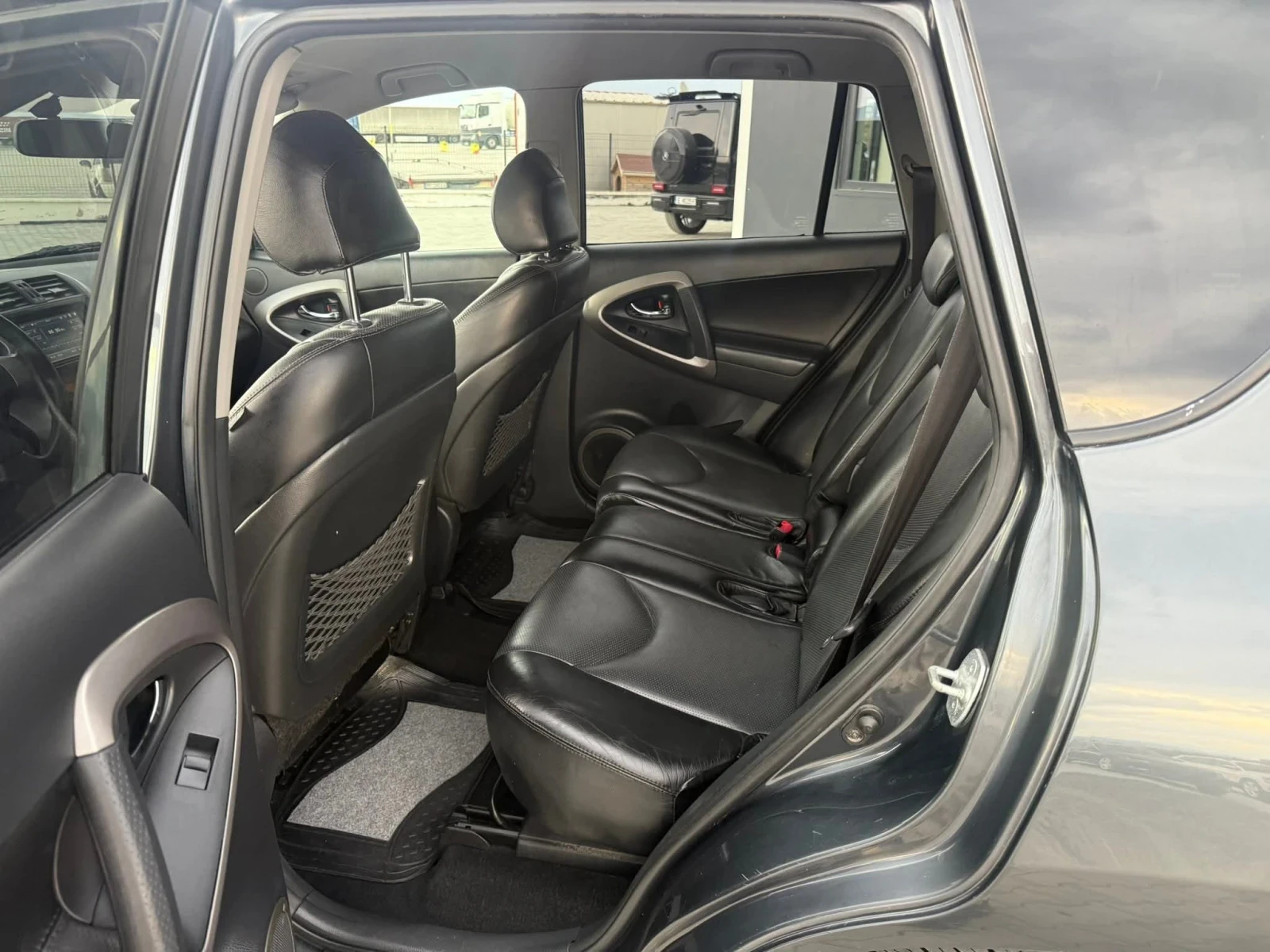 Toyota Rav4 2.2 d4d 136hp 4x4, снимка 5 - Автомобили и джипове - 56346874