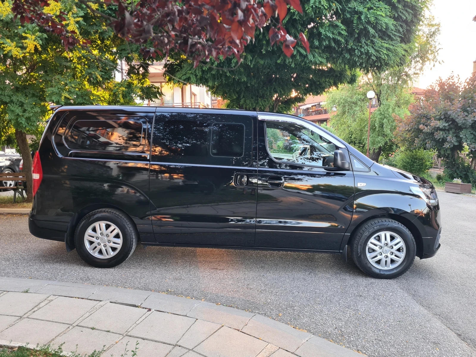 Hyundai Starex GRAND STAREX 2.5 CRDI VGT 5-SEATER - изображение 6