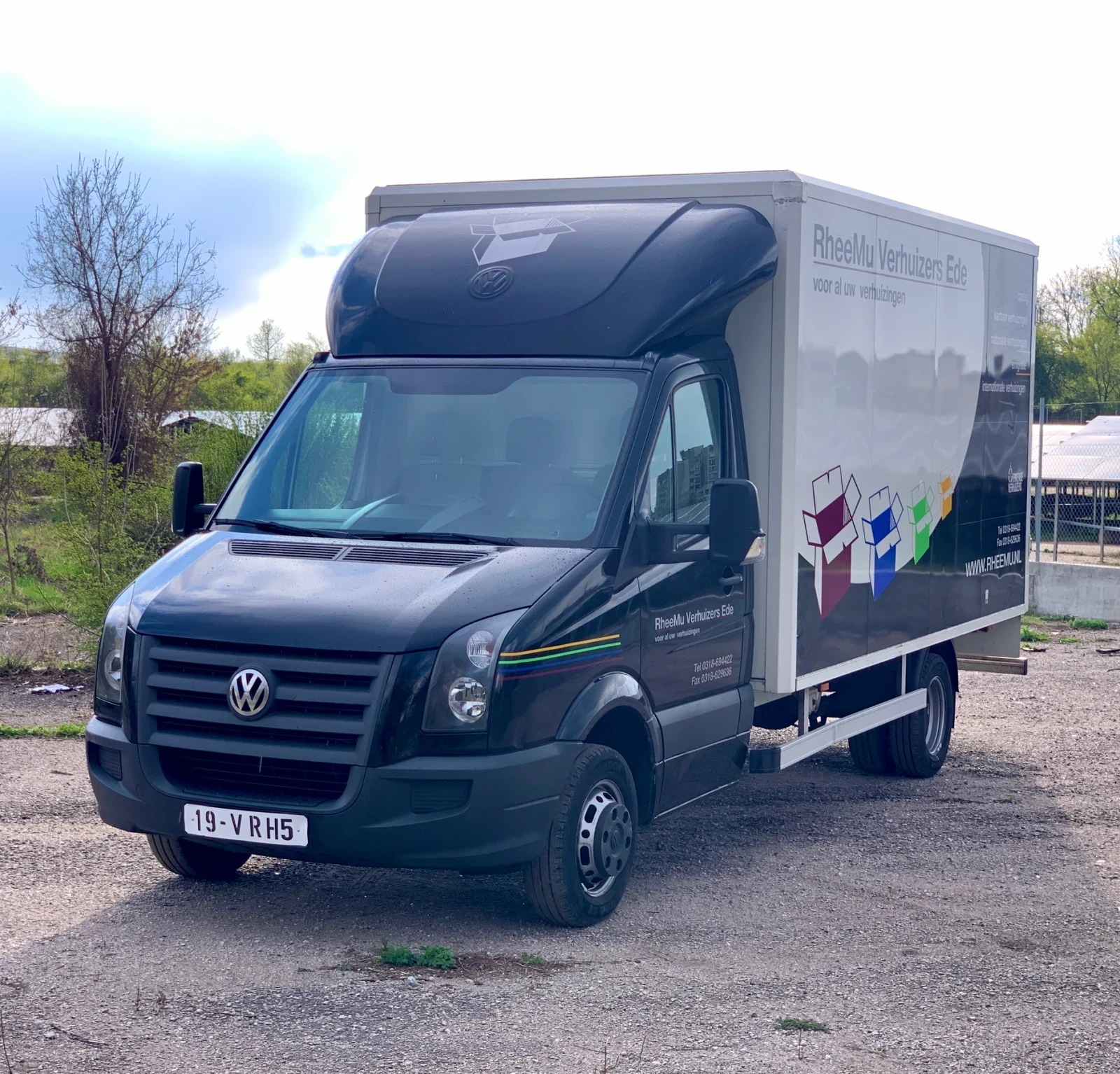 VW Crafter 4.20м. ДЪЛЖИНА* КЛИМАТИК* ЧЕРЕН МЕТАЛИК* КАМЕРА - изображение 2