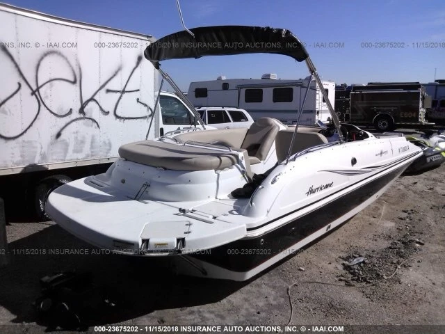 Моторна яхта Bayliner Hurricane SS202IO, снимка 2 - Воден транспорт - 49482228