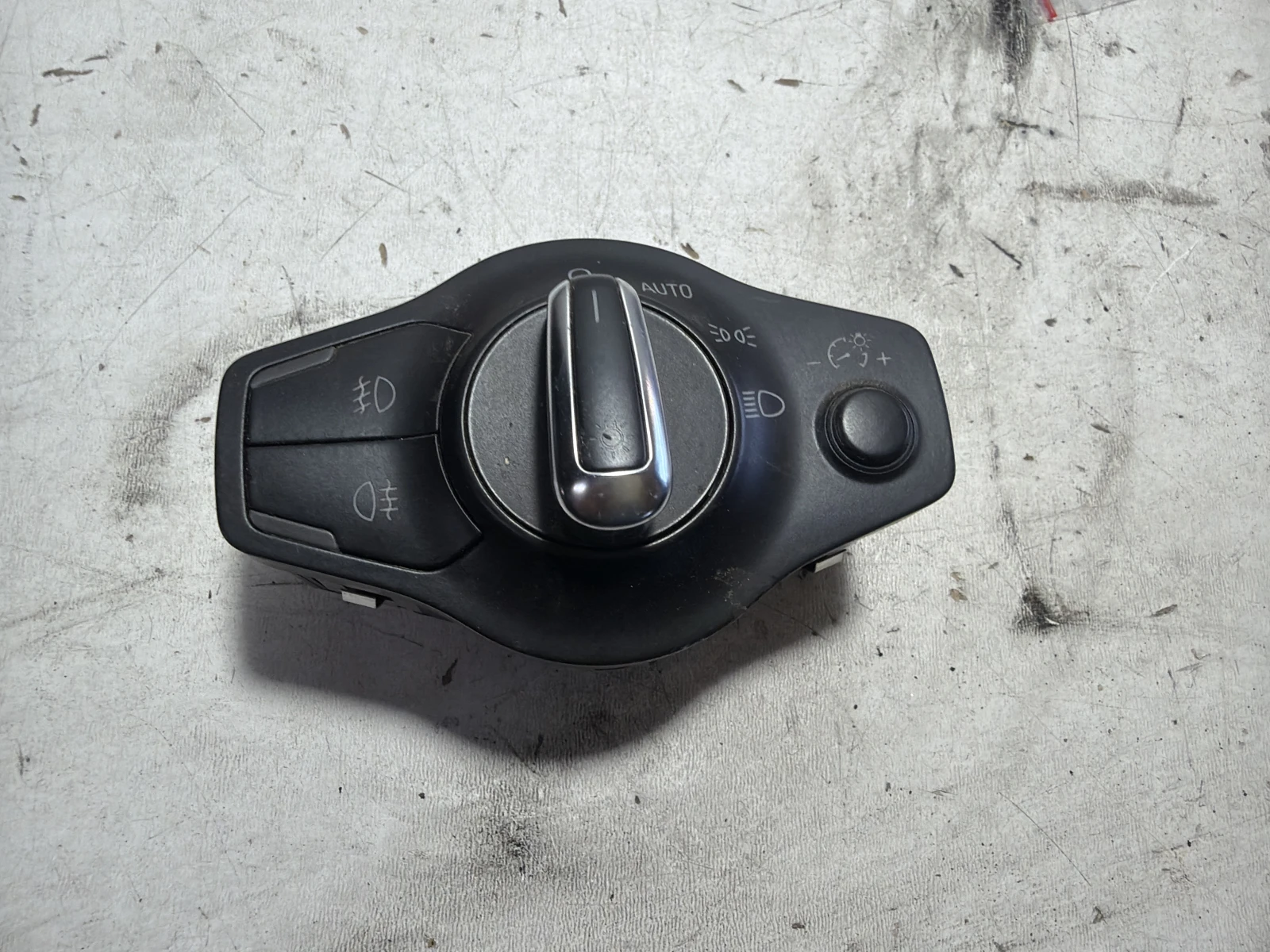 копче фар 8K0941531AL Audi A4