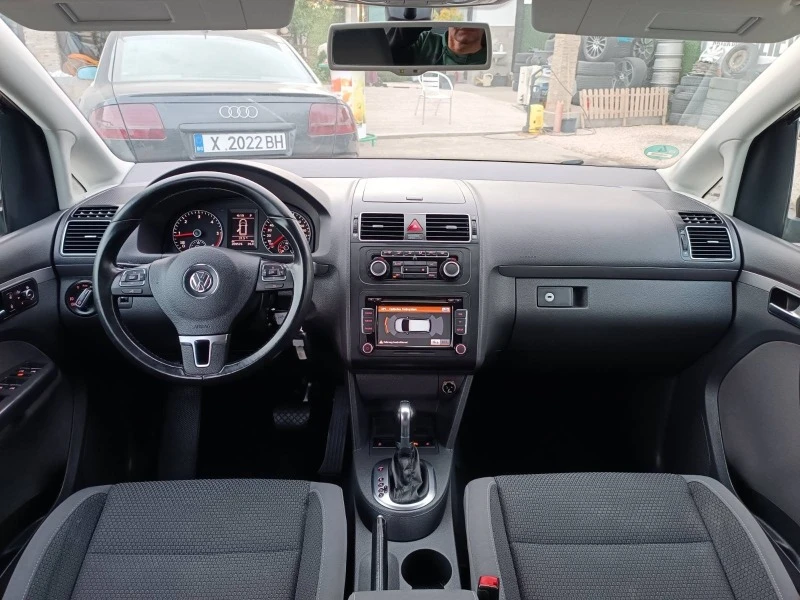 VW Touran 1.6TDI, снимка 6 - Автомобили и джипове - 45107782