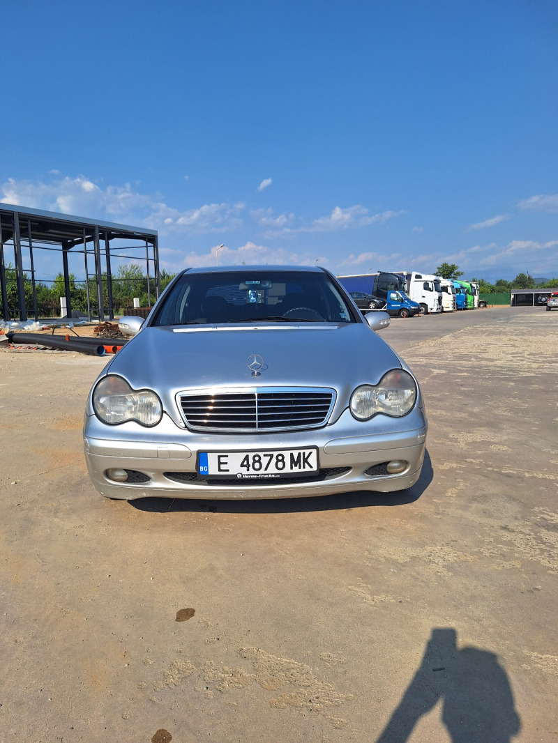 Mercedes-Benz C 220, снимка 2 - Автомобили и джипове - 46282813