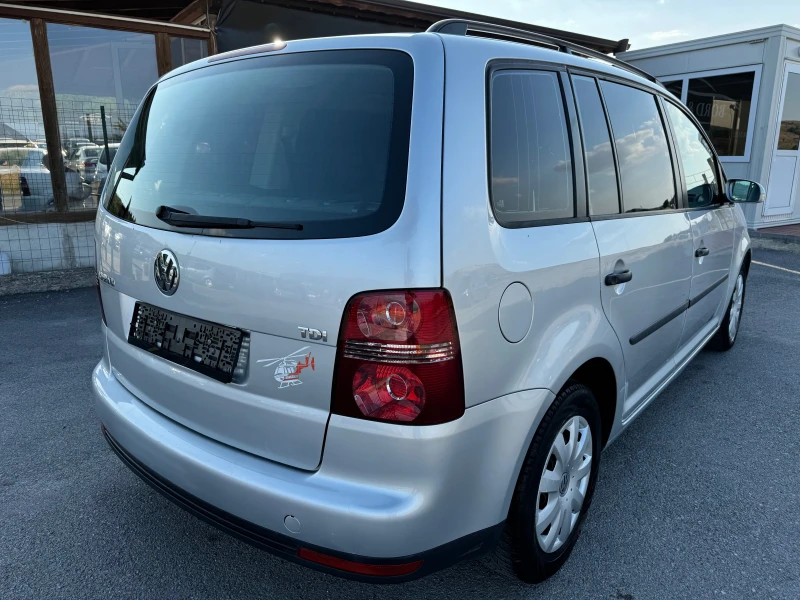 VW Touran 1.9TDI-7 места, снимка 6 - Автомобили и джипове - 47117658