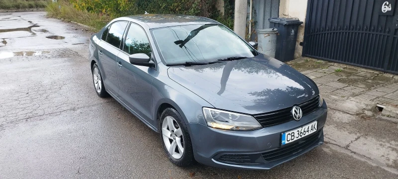 VW Jetta 2.0, снимка 10 - Автомобили и джипове - 47560669