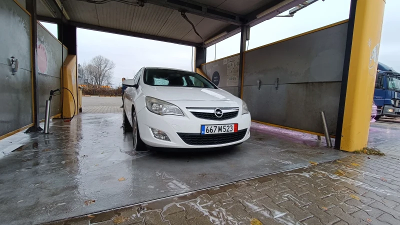 Opel Astra Фабрична газ , снимка 1 - Автомобили и джипове - 47984386