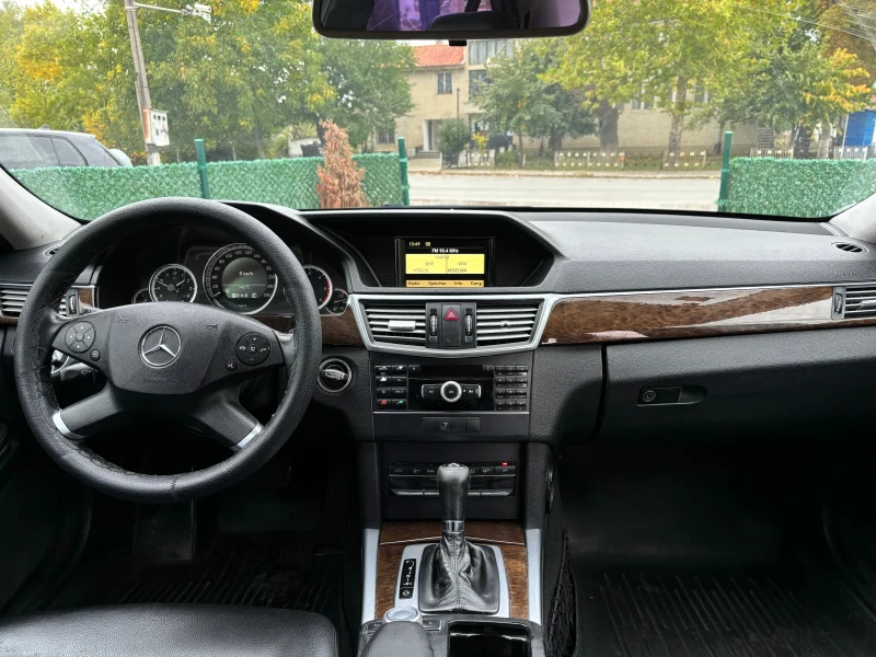 Mercedes-Benz E 200 2.2, снимка 10 - Автомобили и джипове - 52673196