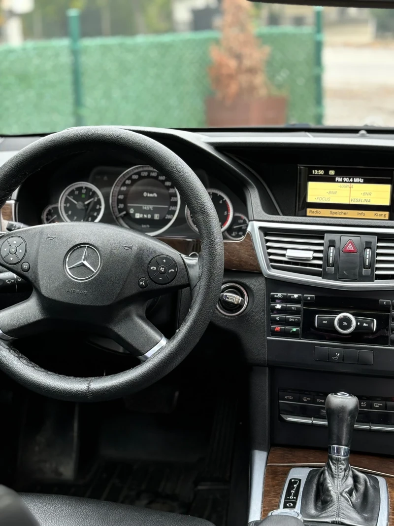 Mercedes-Benz E 200 2.2, снимка 7 - Автомобили и джипове - 52673196