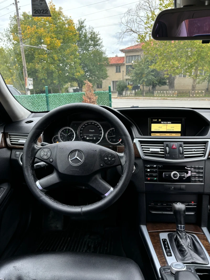 Mercedes-Benz E 200 2.2, снимка 8 - Автомобили и джипове - 52673196