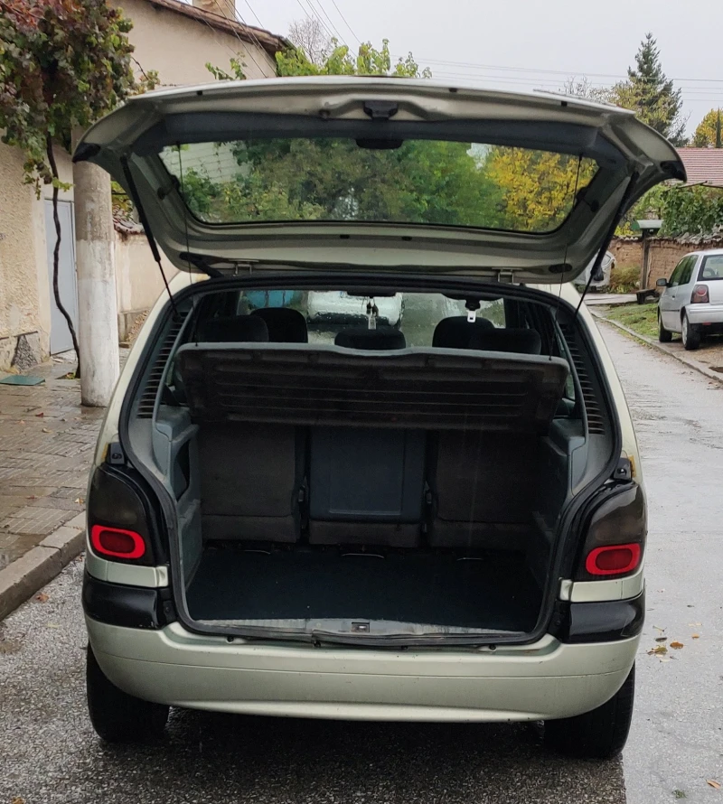 Renault Megane Scenic, снимка 5 - Автомобили и джипове - 52868584