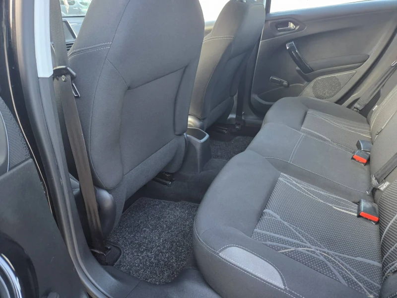 Peugeot 208, снимка 9 - Автомобили и джипове - 52540759