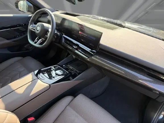 BMW 520 i = M-Sport = Shadow Line Гаранция, снимка 10 - Автомобили и джипове - 53857241