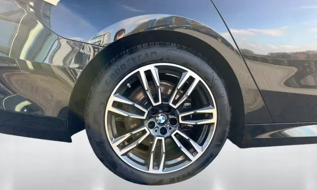 BMW 520 i = M-Sport = Shadow Line Гаранция, снимка 4 - Автомобили и джипове - 53857241