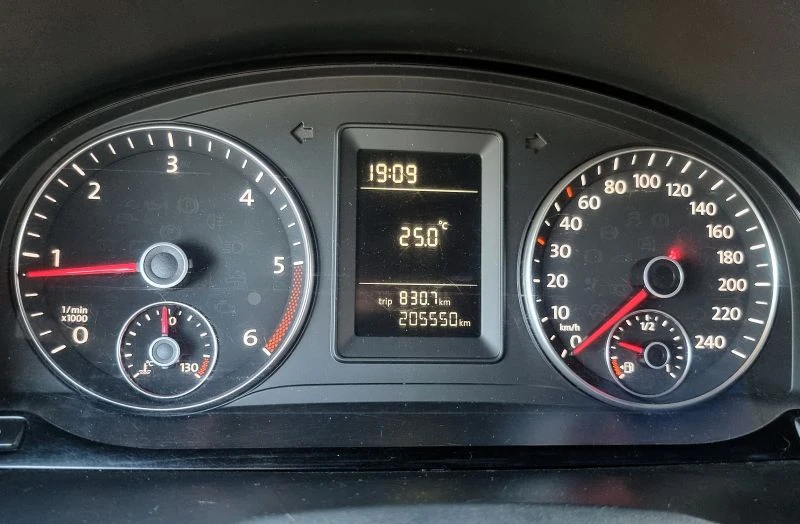 VW Caddy, снимка 12 - Автомобили и джипове - 54569122