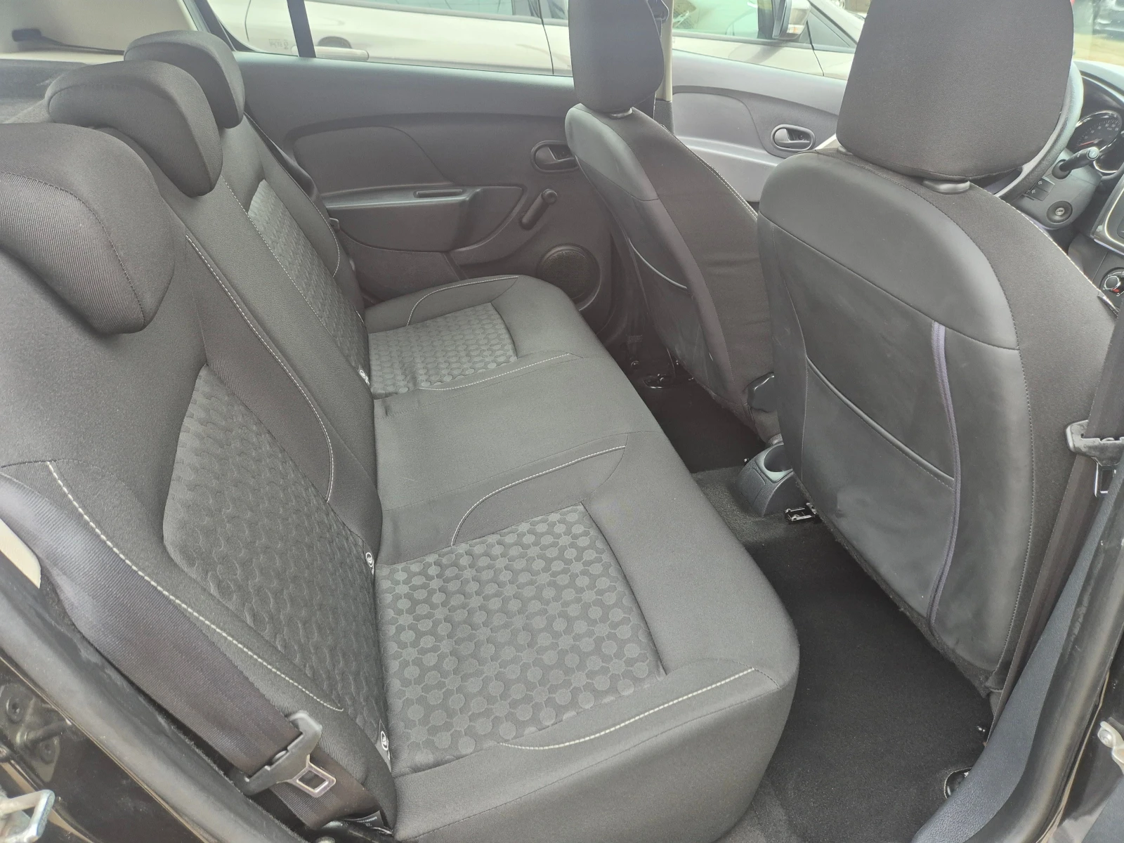 Dacia Sandero 1.5DCI NAVI | Mobile.bg — изображение 12