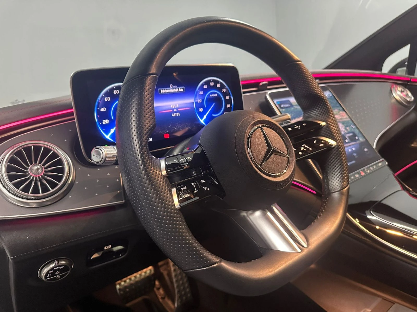 Mercedes-Benz EQS 450+ /333HP/AMG/PANO/DISTRO/360/BURMESTER/514v - изображение 7