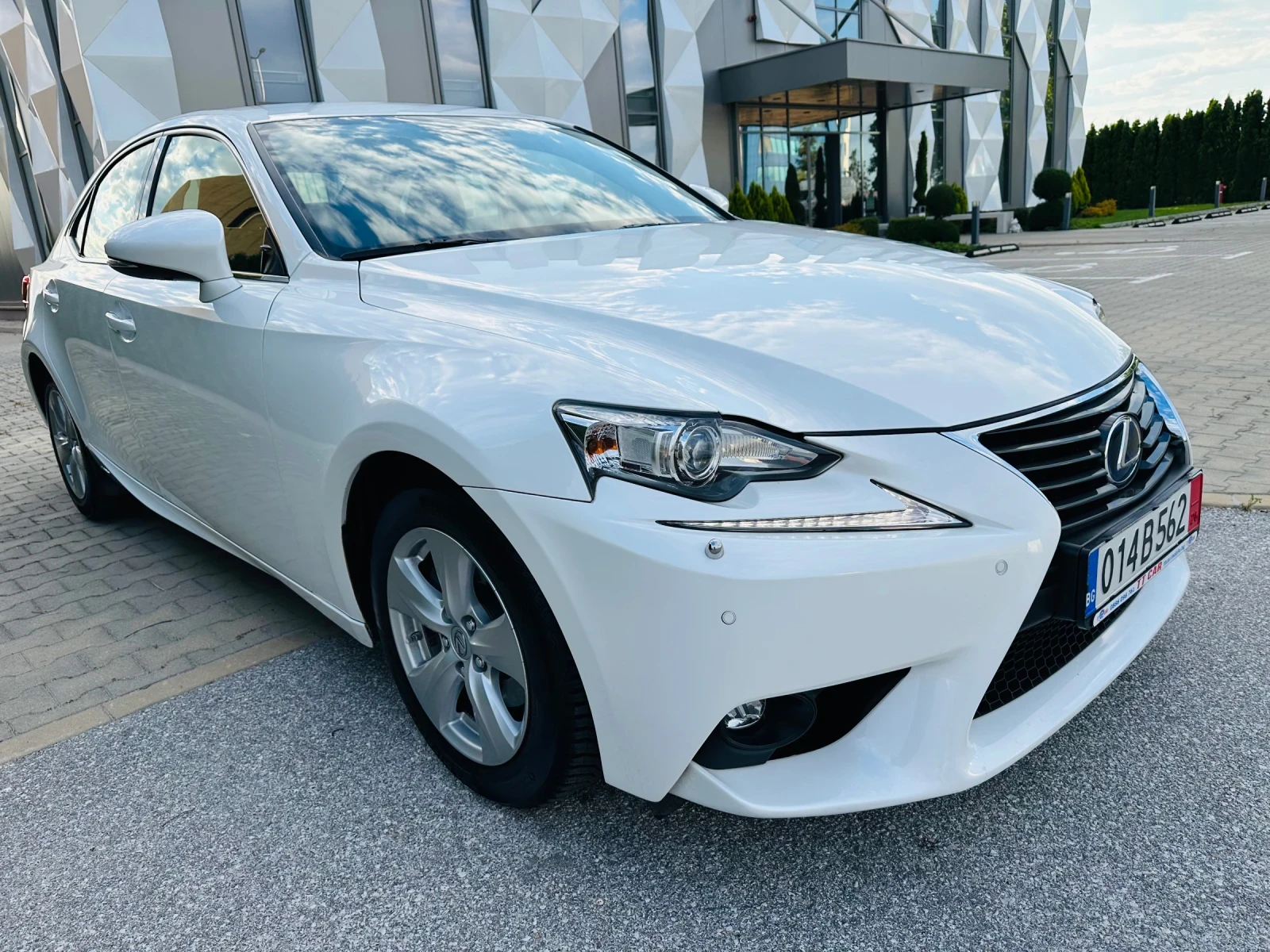 Lexus IS 300 150хил. hybrid Кожа! Нави! Камера! 5/100км! - изображение 3
