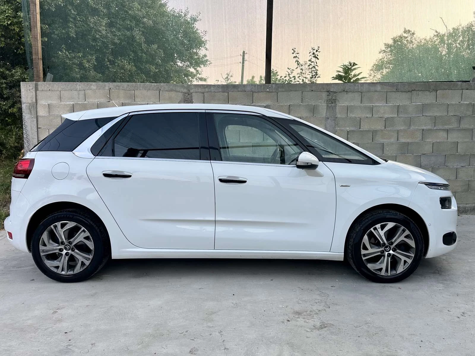 Citroen C4 Picasso Exclusive Панорама, Кожа с Подгрев, Лизинг - изображение 6