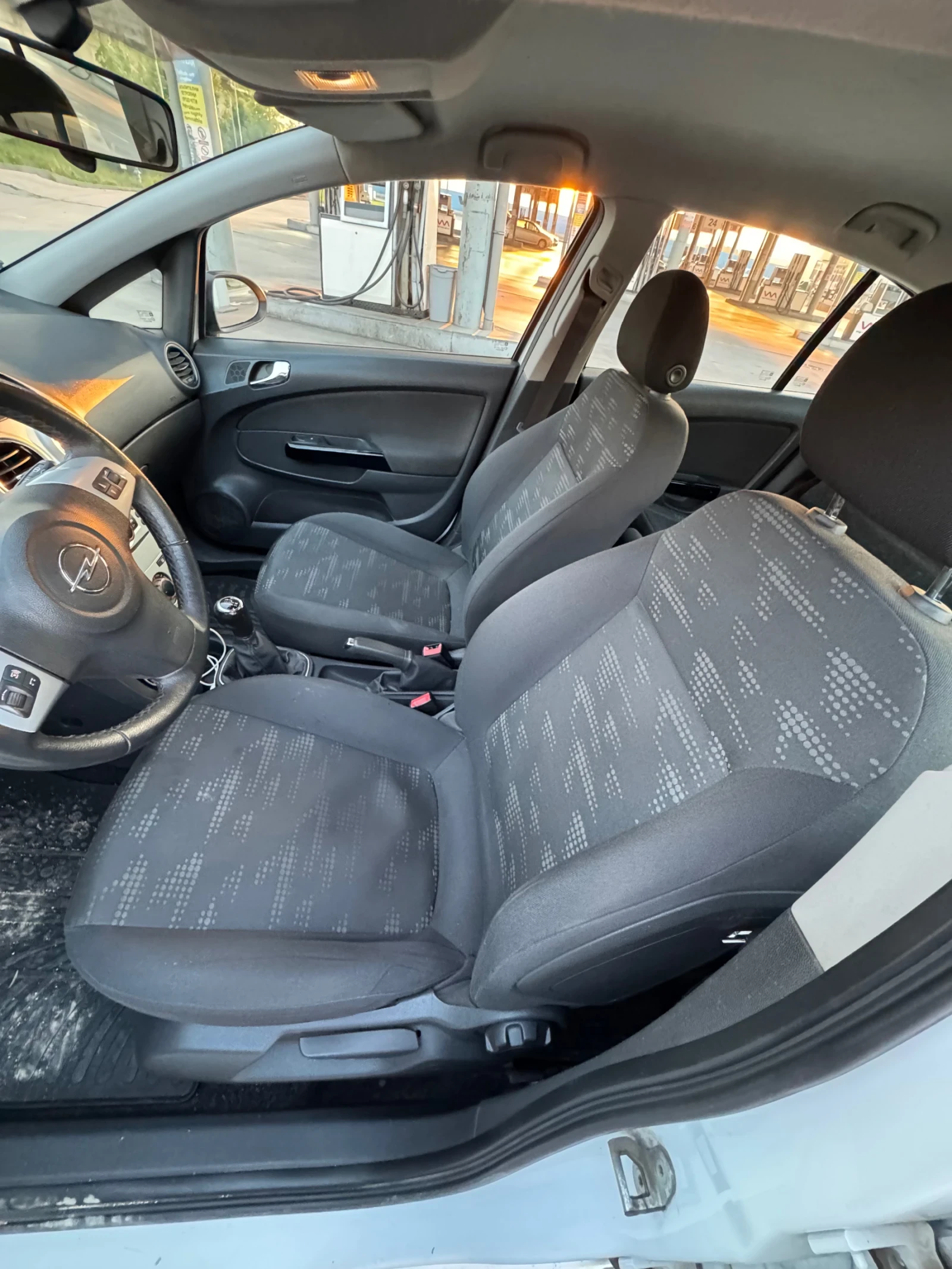 Opel Corsa 1400 - изображение 7