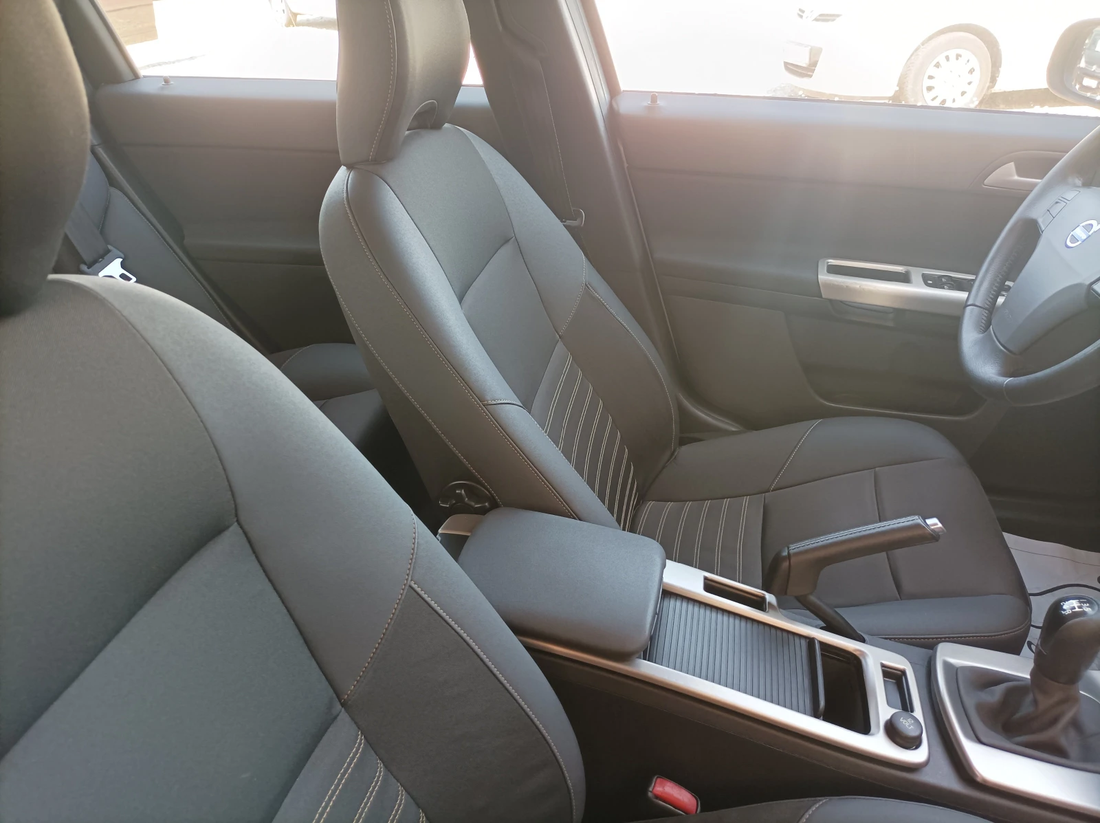Volvo V50 2.0 BENZIN -ЛИЗИНГ  - изображение 9