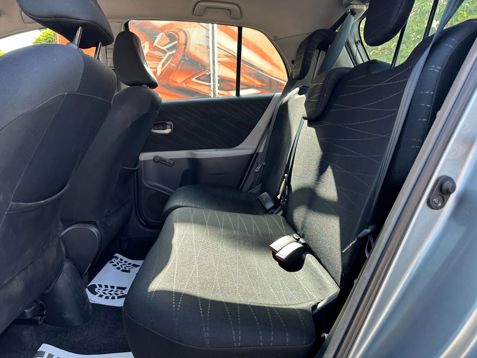 Toyota Yaris 1.4d Автоматик - изображение 10
