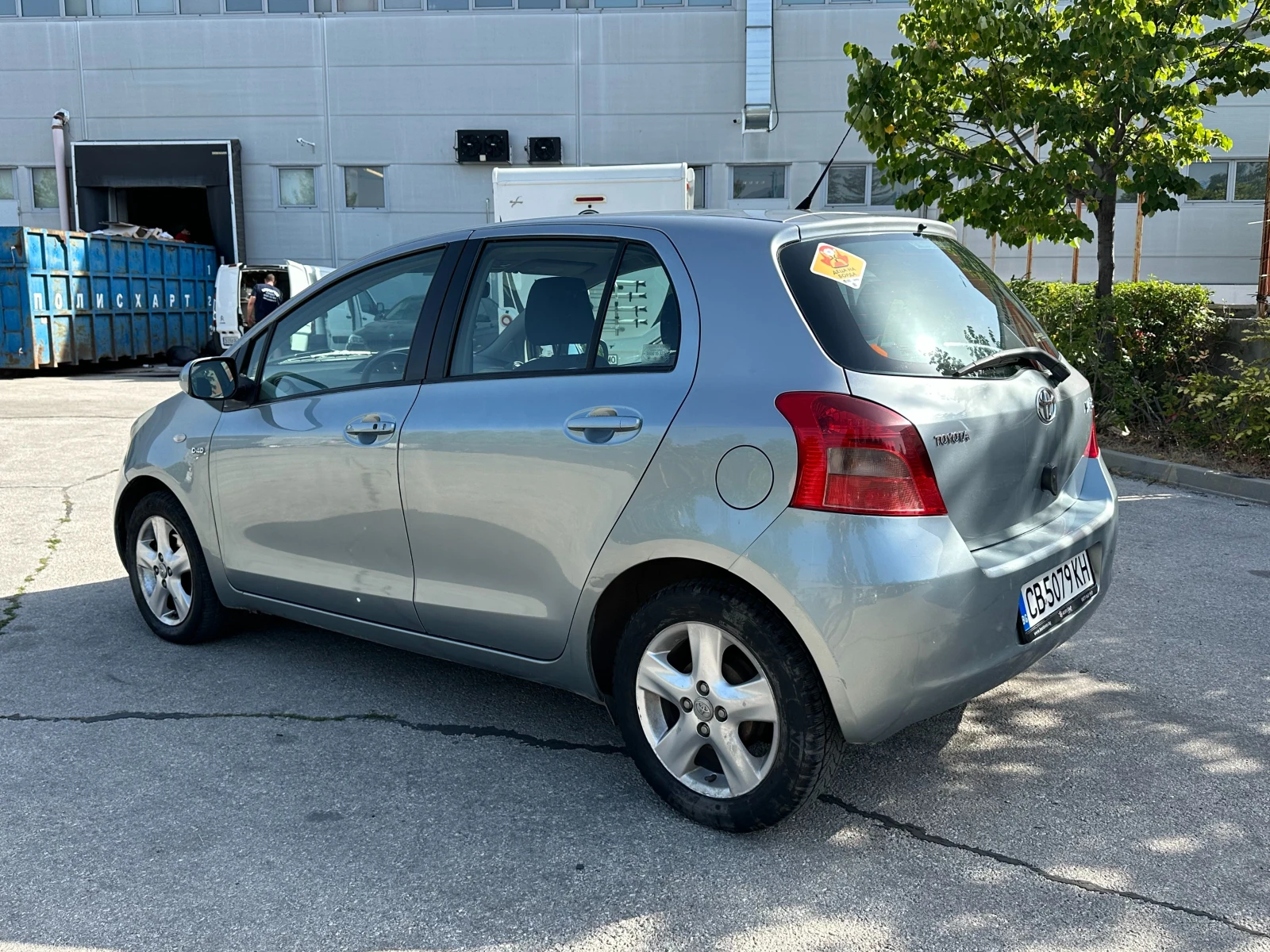 Toyota Yaris 1.4d Автоматик - изображение 3