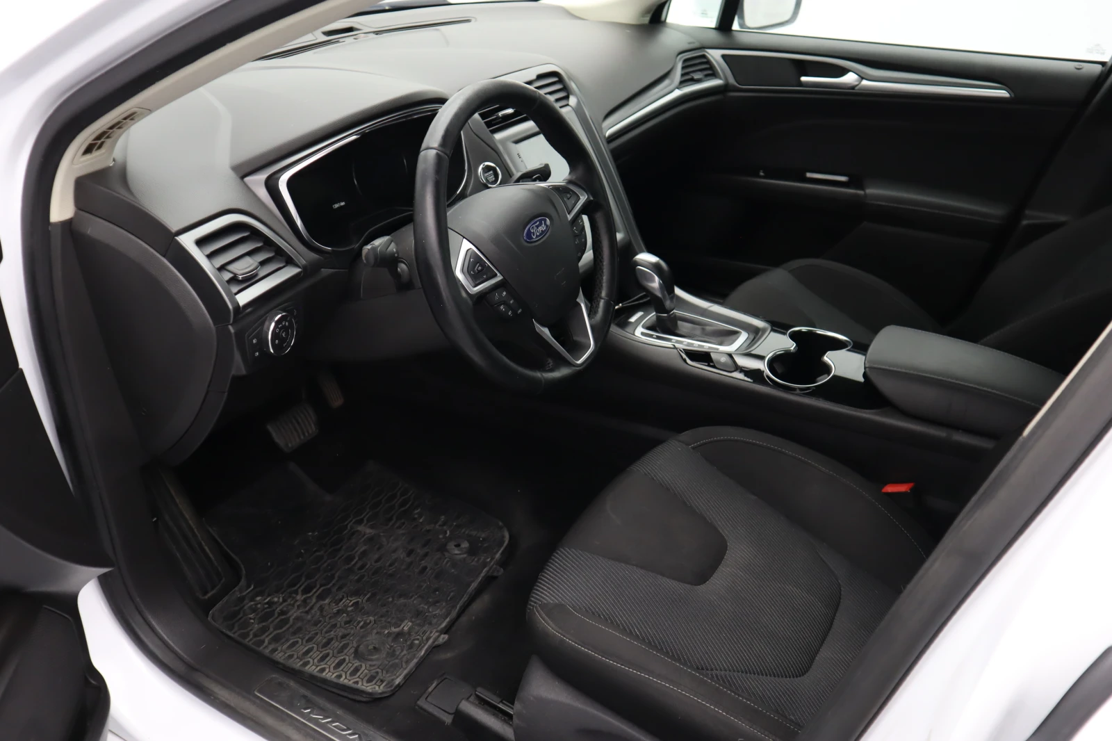 Ford Mondeo 2.0 TDCI - изображение 9